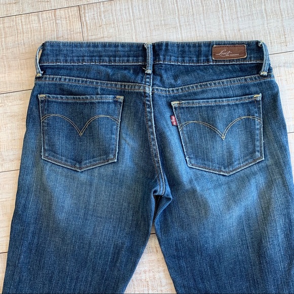 Levi’s straight leg jeans, slight curve - Picture 3 of 5